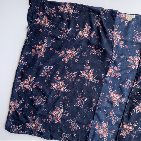 LOFT Blue Floral Kimono/ Cardigan - Picture 3 of 8